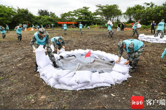 海南海口举办首届应急能力技能竞赛 8支基层救援队伍激烈角逐(组图)