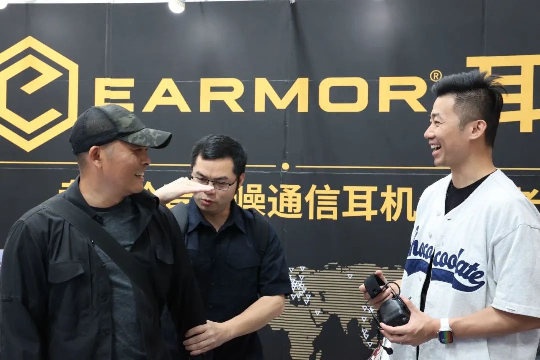 国产自研战术耳机品牌 Earmor 亮相公安部警博会