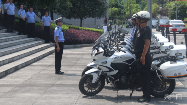 重庆市垫江县公安局开展警用摩托车驾驶技能比武(图)