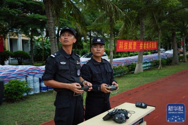 海南省公安机关警用无人机培训班结业并举行警航比武演练(组图)