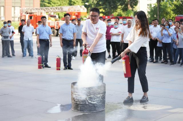 北京首个！中国人民大学被授牌“海淀区消防科普教育基地”(组图)