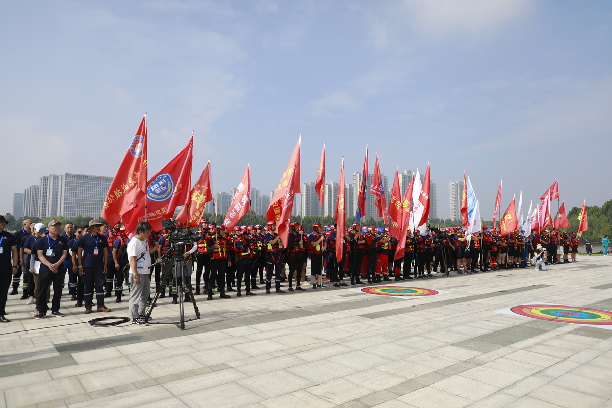 锻造水上应急“尖刀”！ 河南首届社会应急力量水域救援大比武圆满举行(组图)