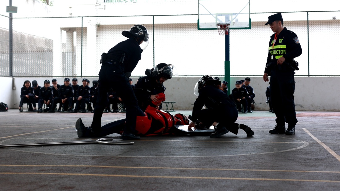 重庆大渡口警方狠抓实战练兵“淬火行动”，实现“教学赛战”一体化(组图)