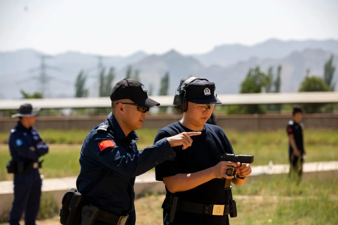 全警实战大练兵丨以训促战 宁夏西夏公安开展全警实弹射击训练(组图)