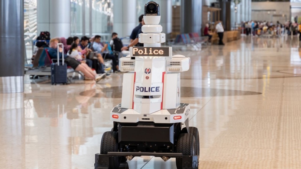 新加坡机场部署“机器人警察”巡逻，警方：全国将部署更多机器人(图)