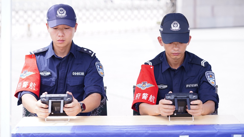 起飞！四川成都天府公安警用航空队亮相(组图)