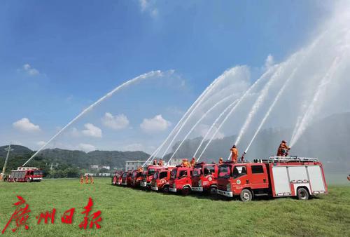 广东省广州市举行森林火灾应急预案Ⅲ级响应实战演练(组图)