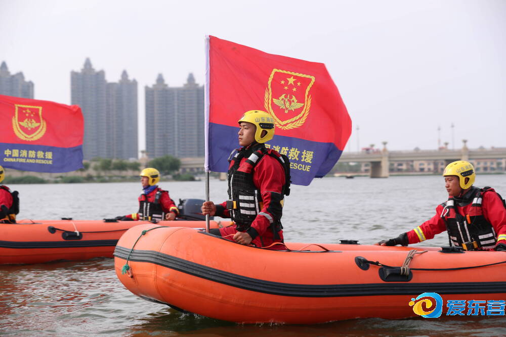 打造水上救援“尖兵”！市消防支队开展水域救援技术培训(组图)