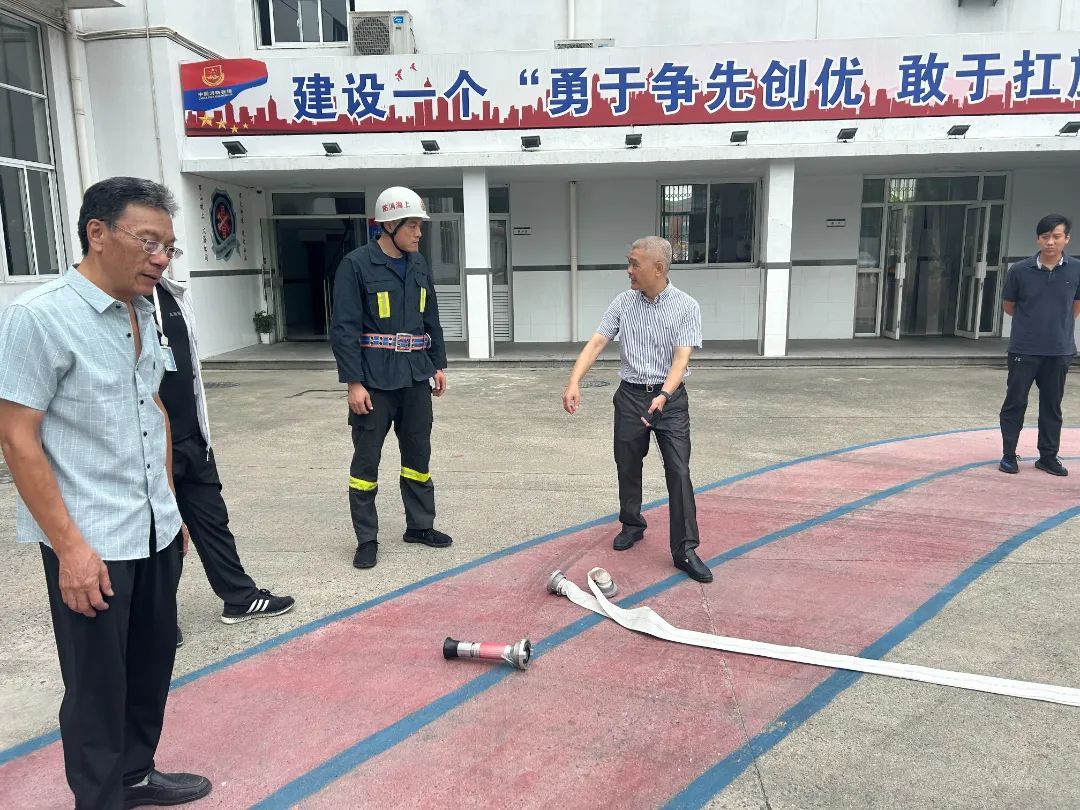 筑牢基层消防“最后一公里”！上海宝山开展微型消防站人员专项培训活动(组图)