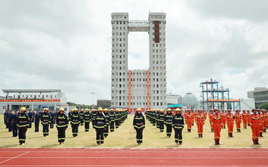 第二届上海市消防行业职业技能竞赛隆重开幕！(组图)