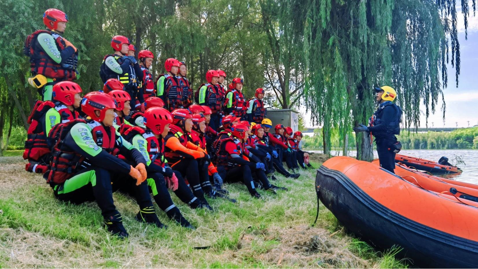 直击新疆森林消防总队水域救援培训队训练现场(组图)