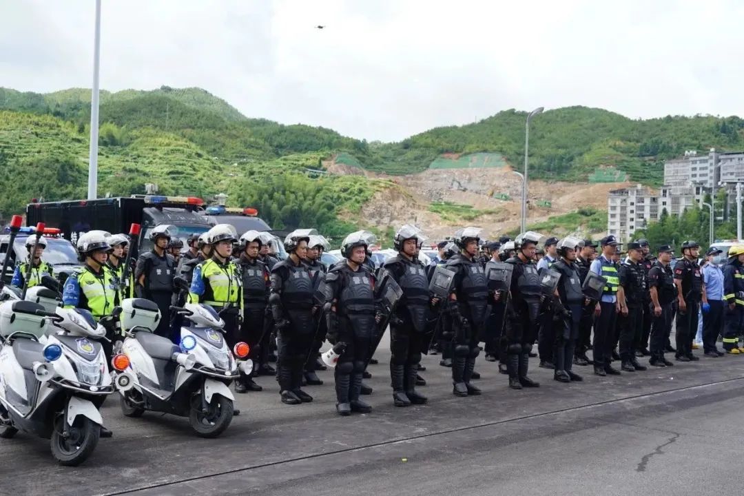 直击现场！福建宁德公安特警跨区域拉动增援实战演练重磅来袭(组图)