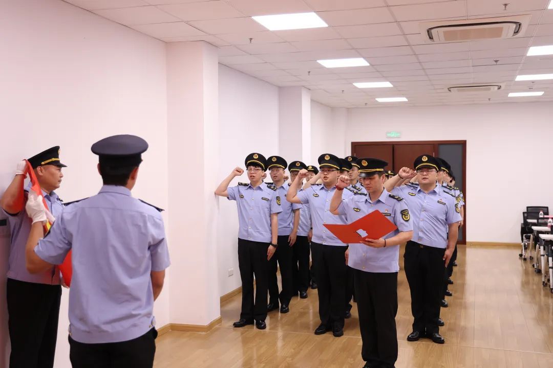 上海市闵行区应急管理局执法大队揭牌成立！全力以赴保障好人民群众生命财产安全(组图)