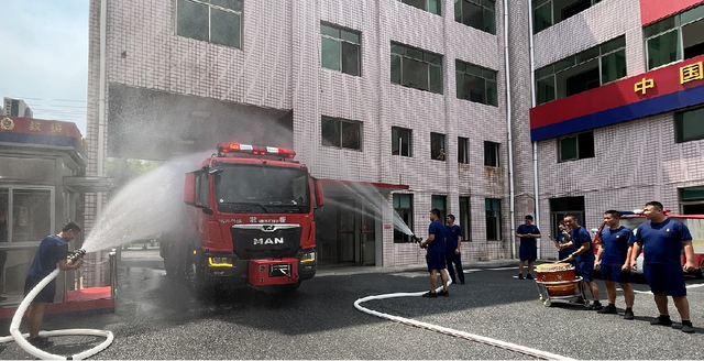 新装入列！湖南资阳消防新添置一台抢险救援车正式投入使用(图)