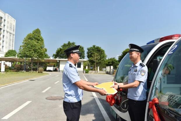 广西南宁边检站举行警用装备巡逻车配发仪式(组图)