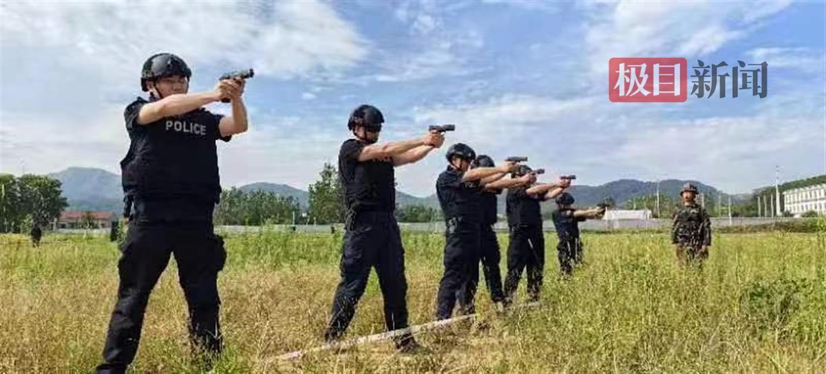 湖北随州特警联合武警开展实弹射击训练(图)