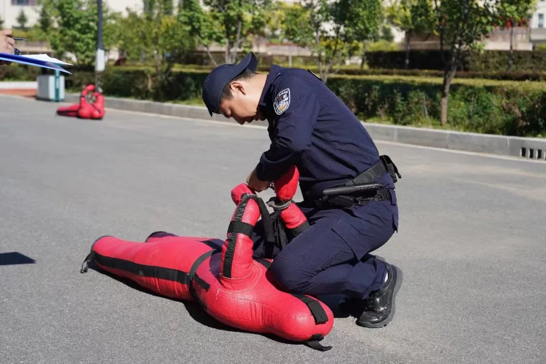 一切为了实战，吉林省四平市公安局第一届警体技能综合运动会警务技能比武拉开大幕(组图)