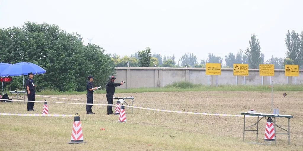 精彩！河南省开封市巡特警开展实战演练(组图)