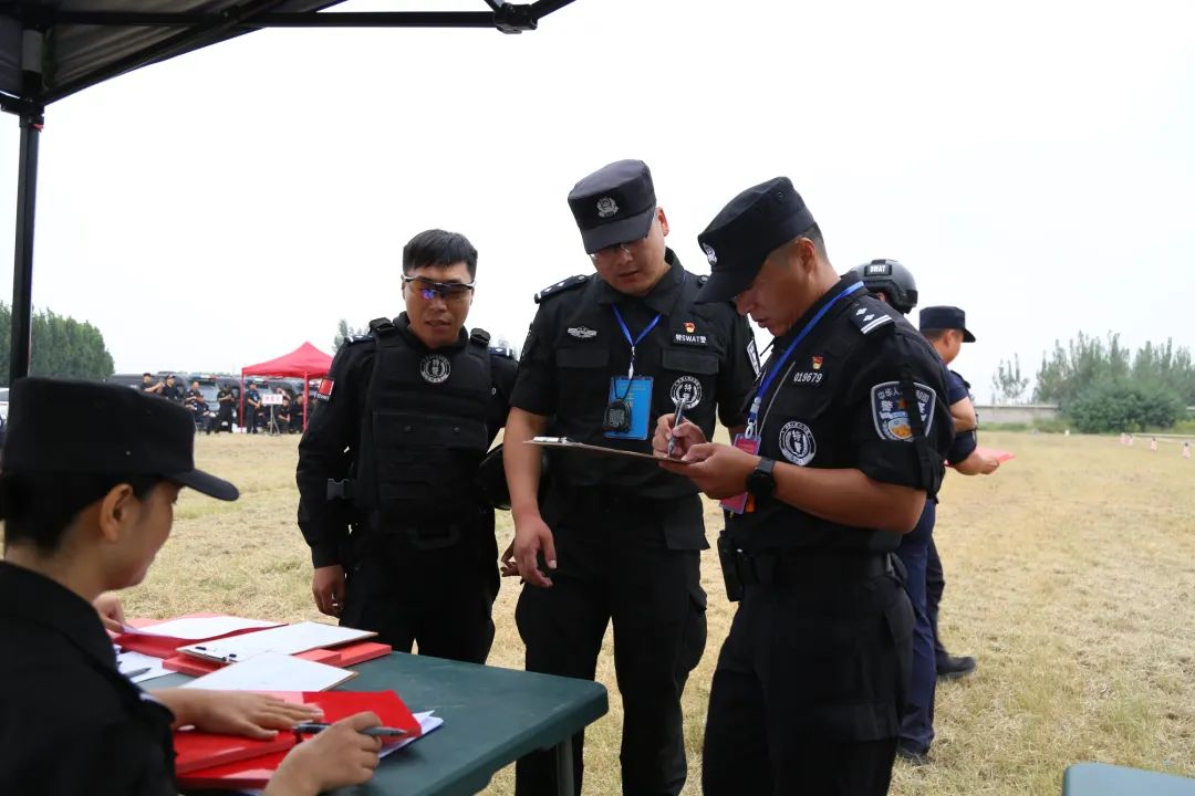 精彩！河南省开封市巡特警开展实战演练(组图)