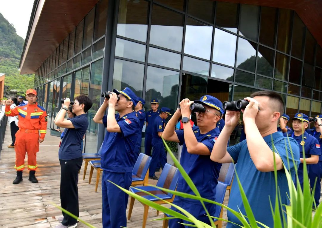 贵州消防山岳救援技术交流活动在黔西南安龙举行(组图)