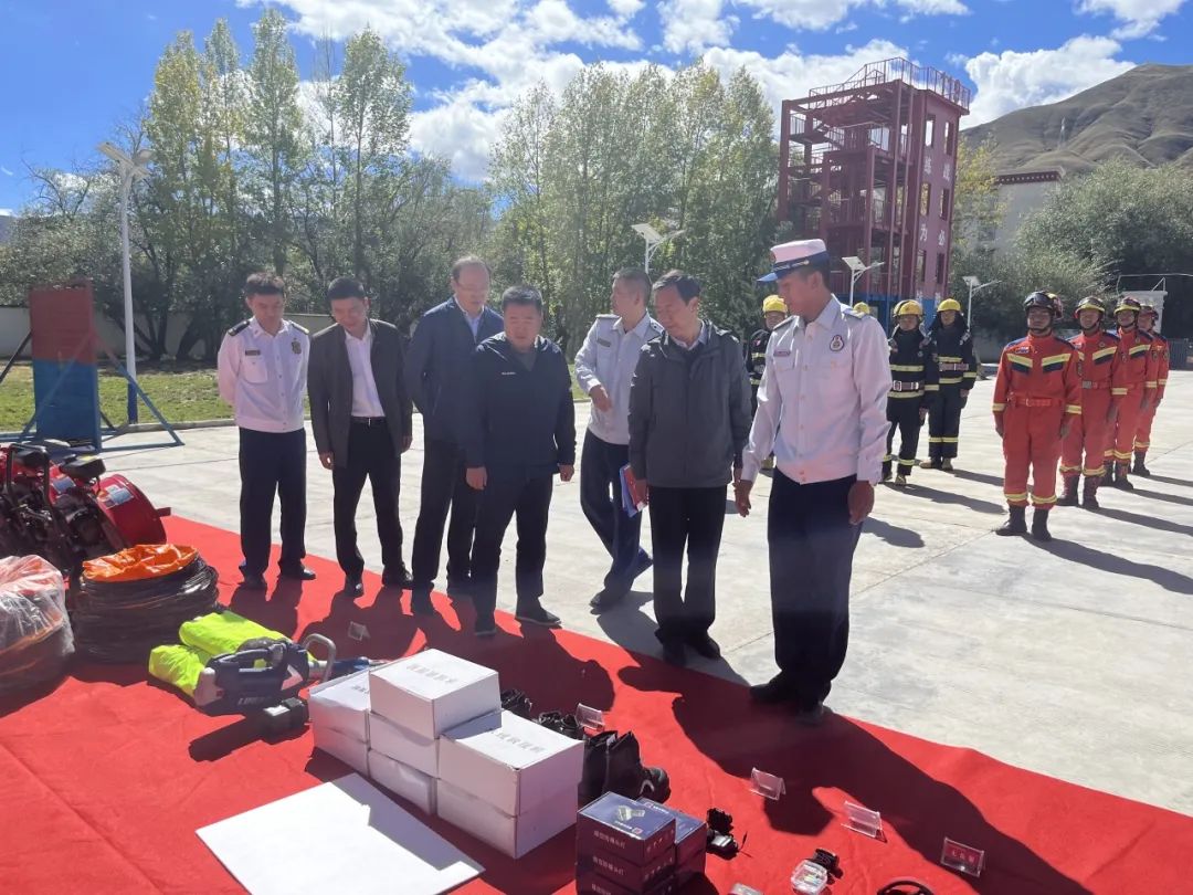 西藏贡嘎大队举行对口援助消防器材装备交接仪式(组图)
