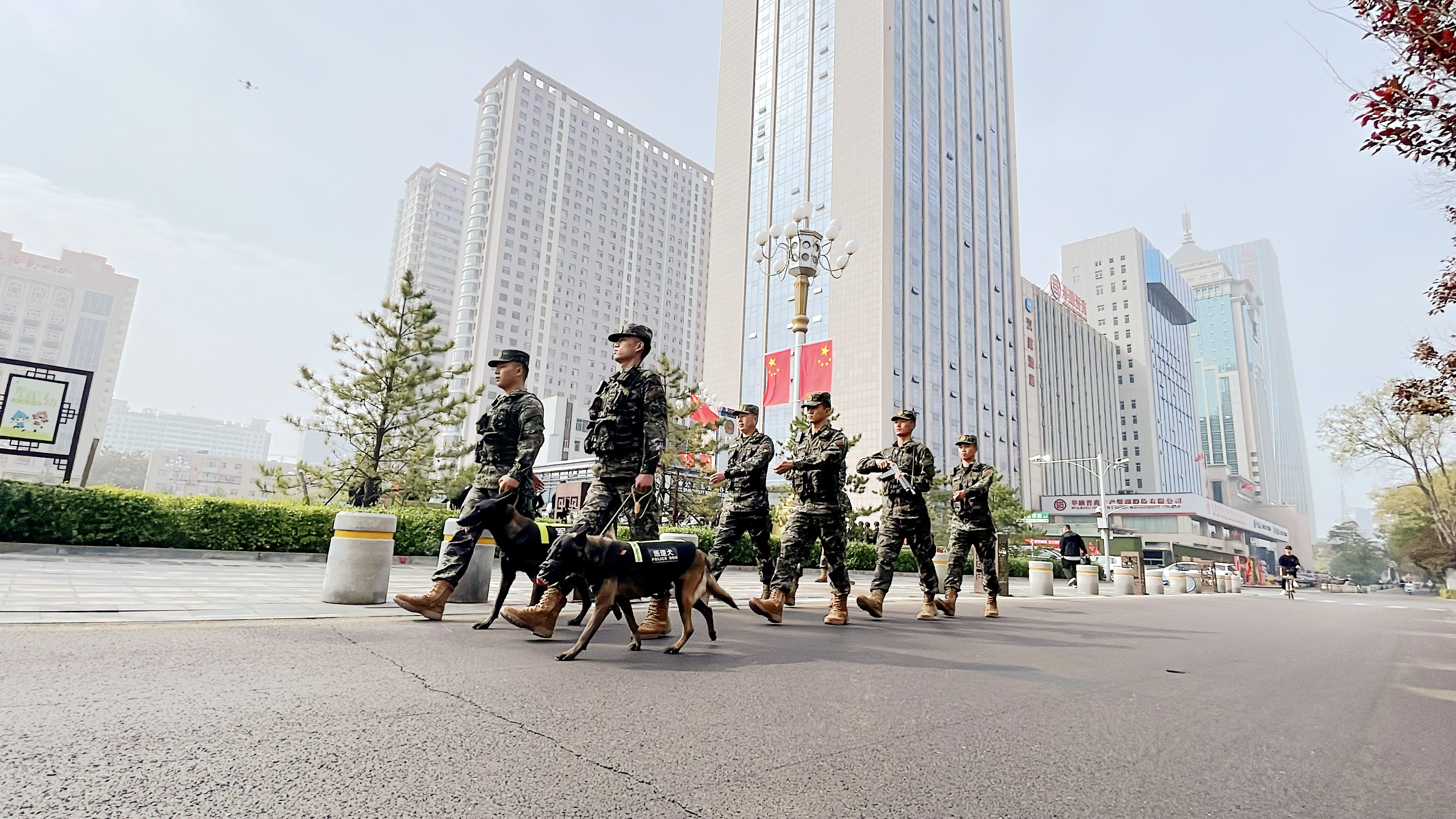 山西太原公安街面携犬联勤巡逻工作正式启动(组图)