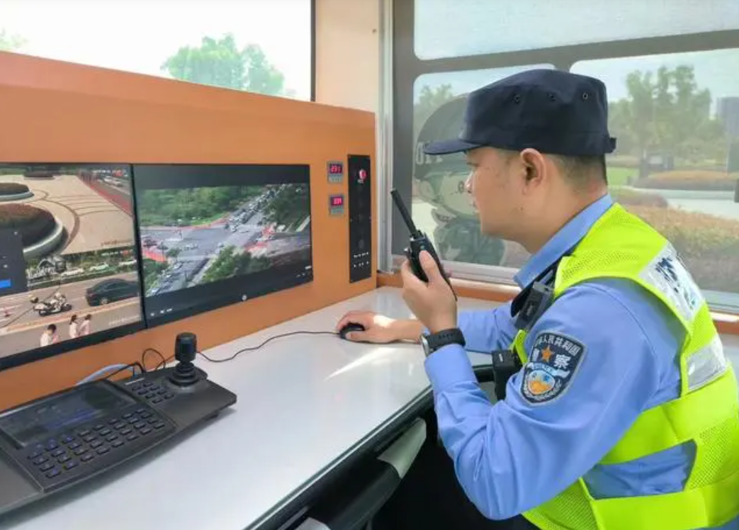 发动无人机和移动警务车，上海奉贤公安织密假期景区“安全网”(组图)