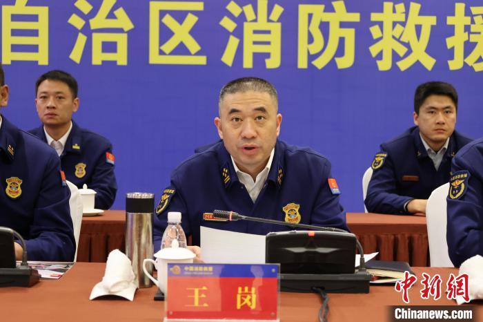 青藏两省区消防部门签订合作协议 共建高原应急救援体系(组图)