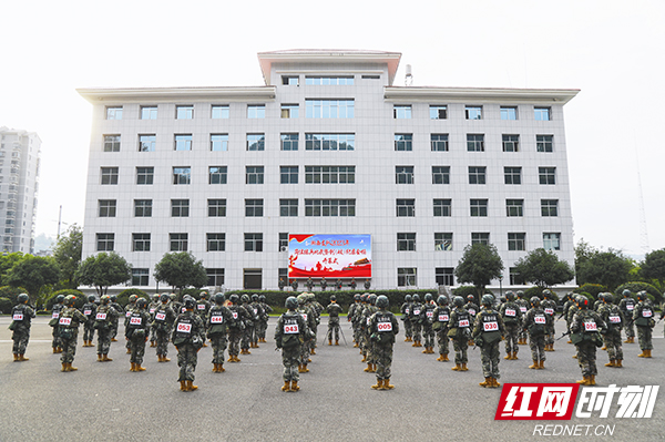 比赛场上火力全开 湖南武警湘西支队群众性练兵比武上演巅峰对决(组图)