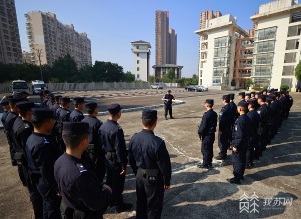 江苏出入境边防检查总站轮训大队开展警务实战训练(组图)