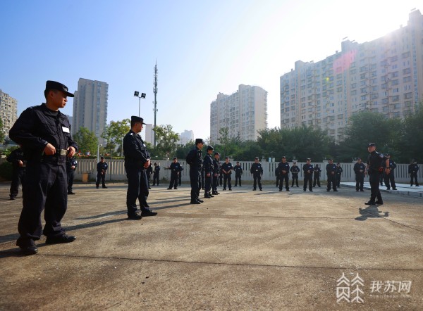 江苏出入境边防检查总站轮训大队开展警务实战训练(组图)