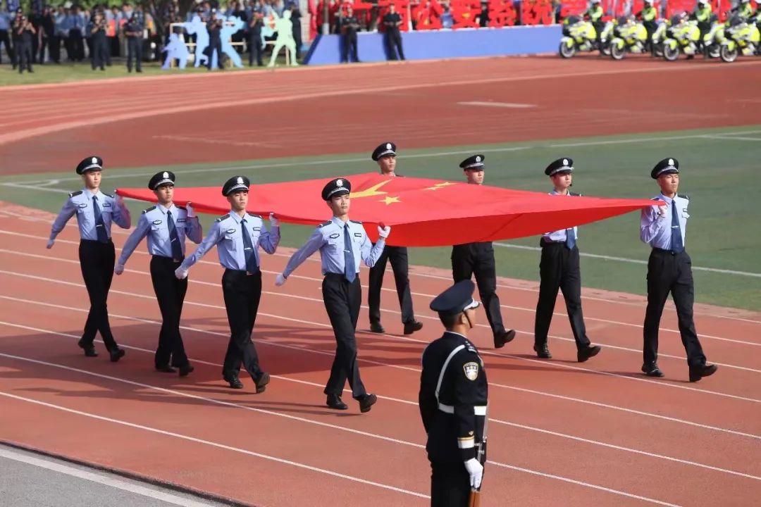 广西公安系统第四届警体运动会开幕(组图)