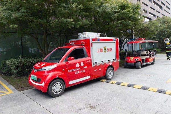 上海浦东唐镇首个企业专职消防队正式揭牌(组图)