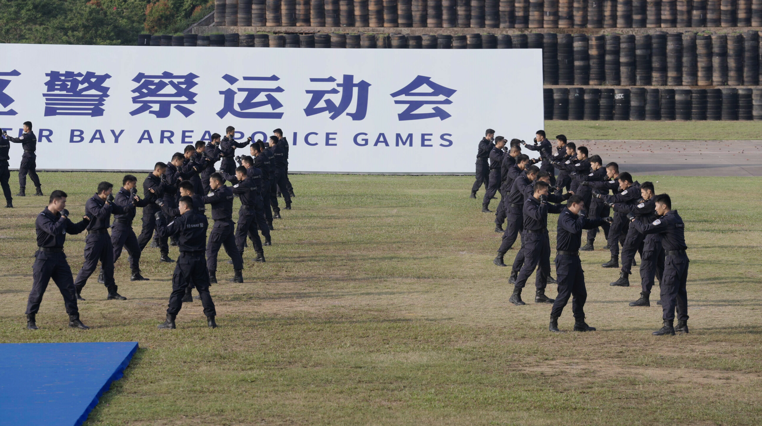 第一届粤港澳大湾区警察运动会在广东开幕(组图)
