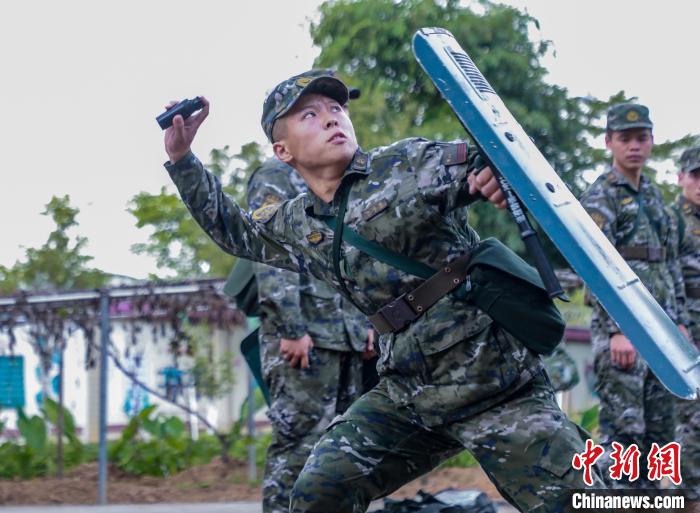 沙场点兵 直击武警广西梧州支队比武竞赛现场(组图)