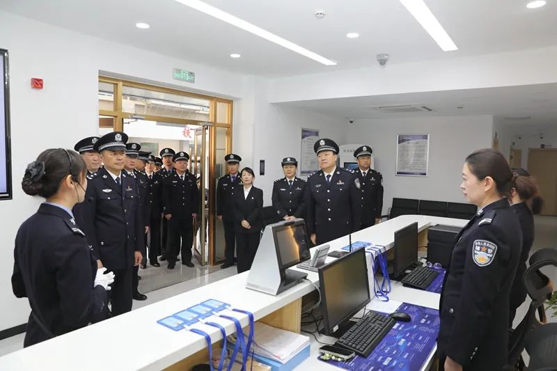 甘肃省兰州市公安局执法办案管理中心揭牌启用(组图)