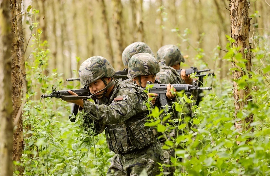 广西贵港：直击武警官兵硬核战术训练(组图)