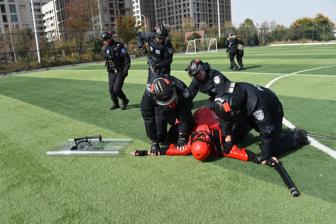 聚实战 炼精兵 江苏省宿迁市湖滨公安巡特警大队开展实战大练兵活动(组图)