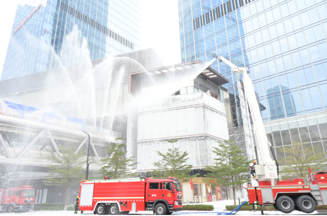 广东省深圳市消防安全应急指挥部举办大型城市综合体灭火救援实战演练(组图)
