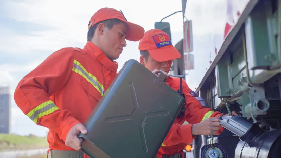 云南省森林消防总队扎实开展应急物资转运和院前急救实战演练(组图)