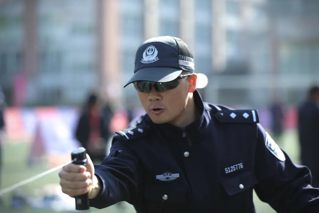“尖兵—2023”四川监狱人民警察警务技能大比武正式开赛(组图)