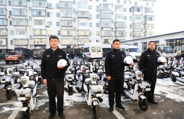 吉林省集安市公安局举行警用电动车发放仪式(组图)