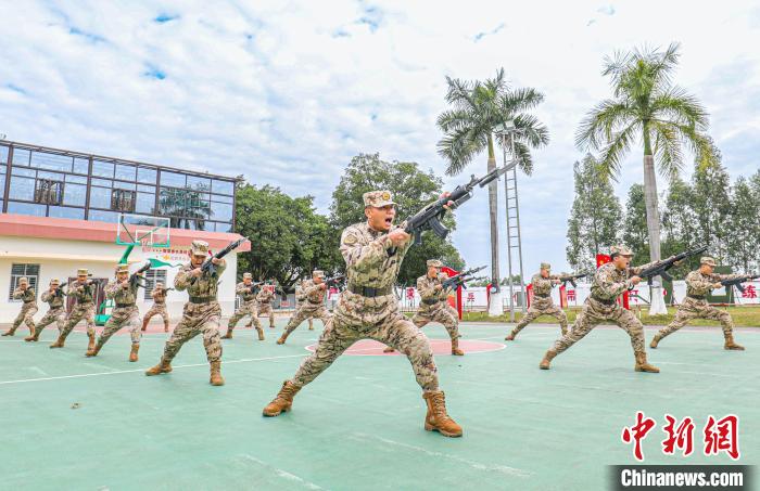 武警广西贵港官兵拉开练兵战幕 掀起练兵备战热潮(组图)