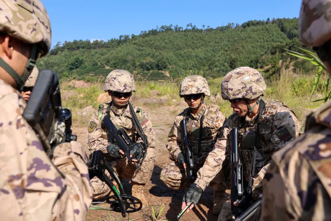 百练求打赢 实战淬精兵——武警普洱支队掀起实战化练兵热潮(组图)