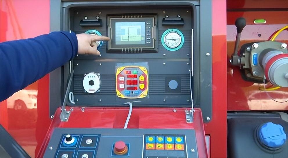 河南周口全市灭火救援设备第一高！72米登高平台消防车投入使用(组图)