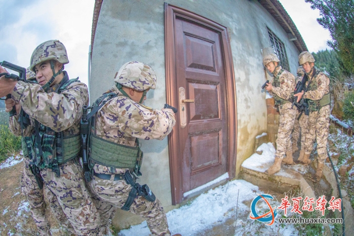 鏖战风雪！直击武警广西桂林特战野外捕歼