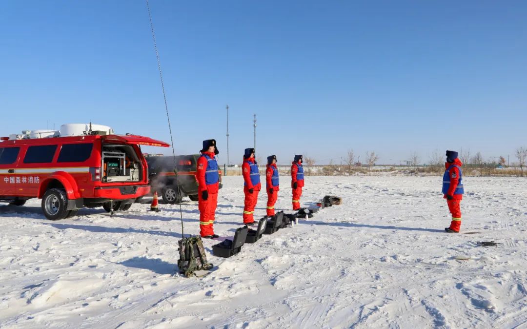 新疆阿勒泰森林消防支队吹响“砺剑雪都·2024”低温雨雪冰冻灾害救援实战演练号角(组图)