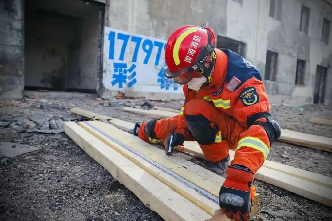 青海海北州消防救援支队开展地震灾害综合应急实战拉动演练(组图)