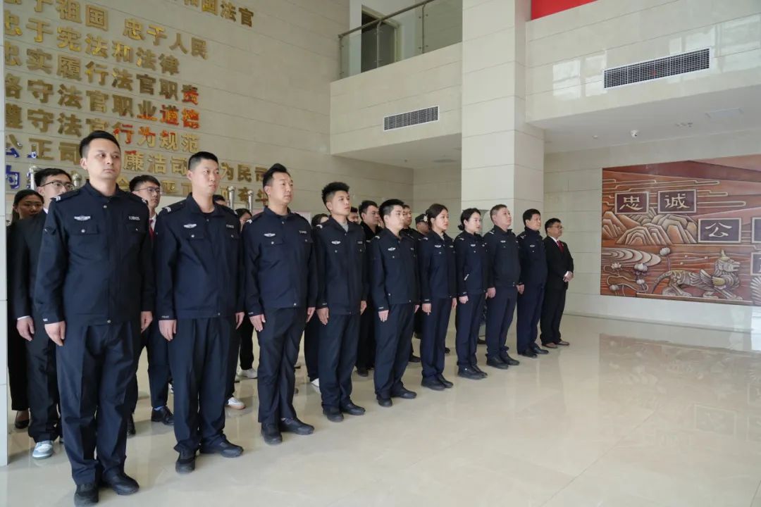 河南新乡：“驻法院执行联动警务室”揭牌仪式(组图)