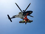 超燃大片！湖南长沙消防举行超高层建筑直升机应急救援演练(组图)